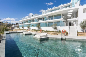 ViVi Homes - Dior Pool, Jacuzzi, Terrace & Sea View
